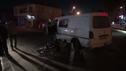 Aksaray Minibüs ile Motosiklet Çarpıştı: 1 Ölü, 1 Yaralı