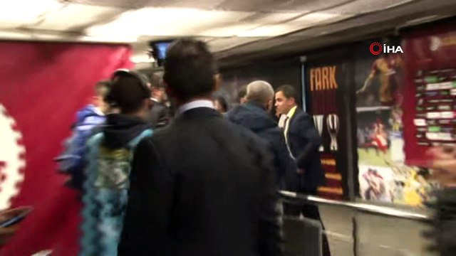 Ali Koç soyunma odasına gitti