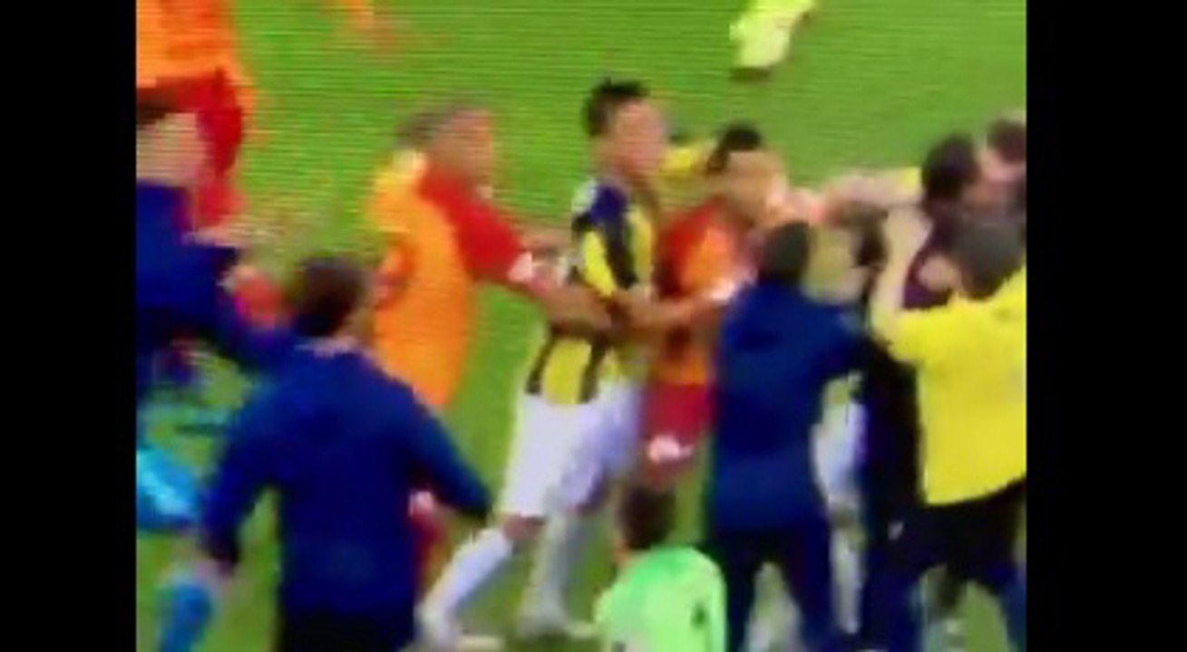 Derbide saha karıştı
