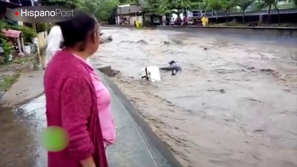 Rescatan a un repartidor de tortillas al que un río crecido lo arrastró