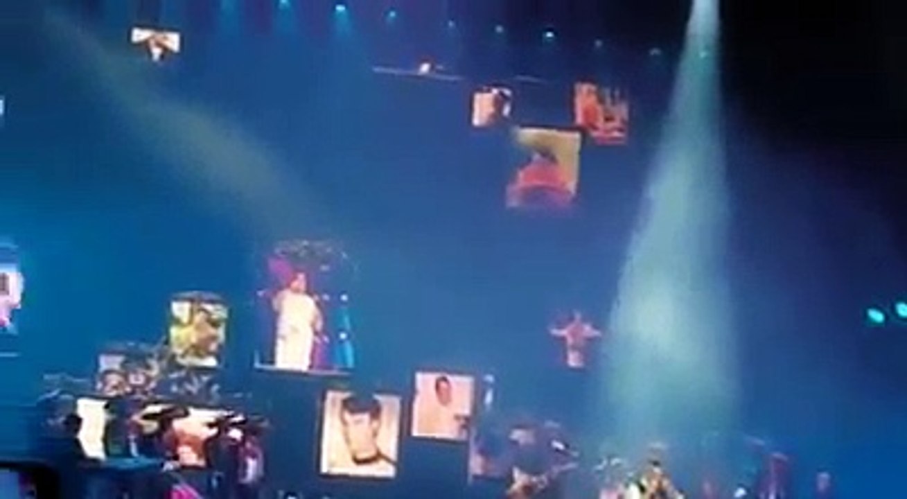 Alejandro Fernández bien drogado en un concierto en Mexicali 