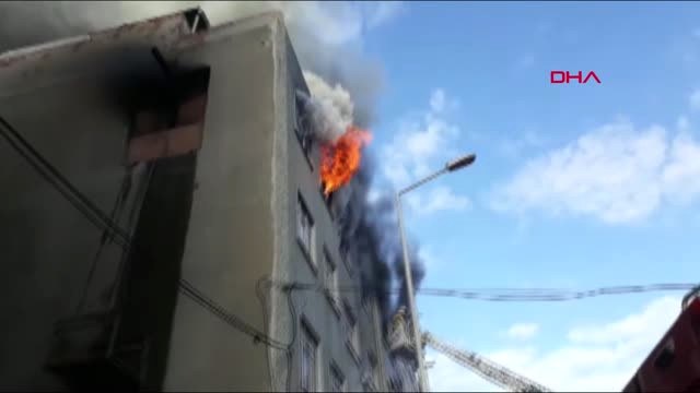Sultangazi'de Tekstil Atölyesinde Yangın