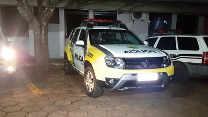 Pegos 'no pulo' arrombadores são levados para a Delegacia