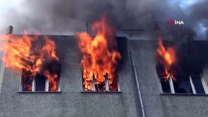 Sultangazi'de Ayakkabı Fabrikasında Yangın! Can Pazarı Kamerada...
