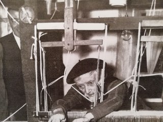 Reconstruit par des passionnés, un métier à tisser de Gérardmer travaille à nouveau