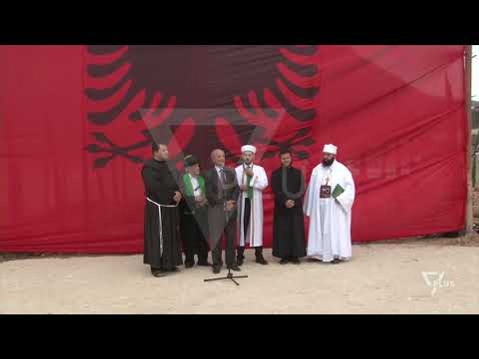 300 selvi ne kampin e Tepelenes - News, Lajme - Vizion Plus