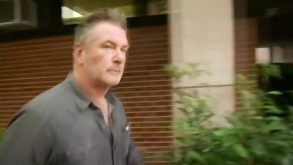 트럼프 풍자 배우 볼드윈,  폭행으로 재판 / YTN