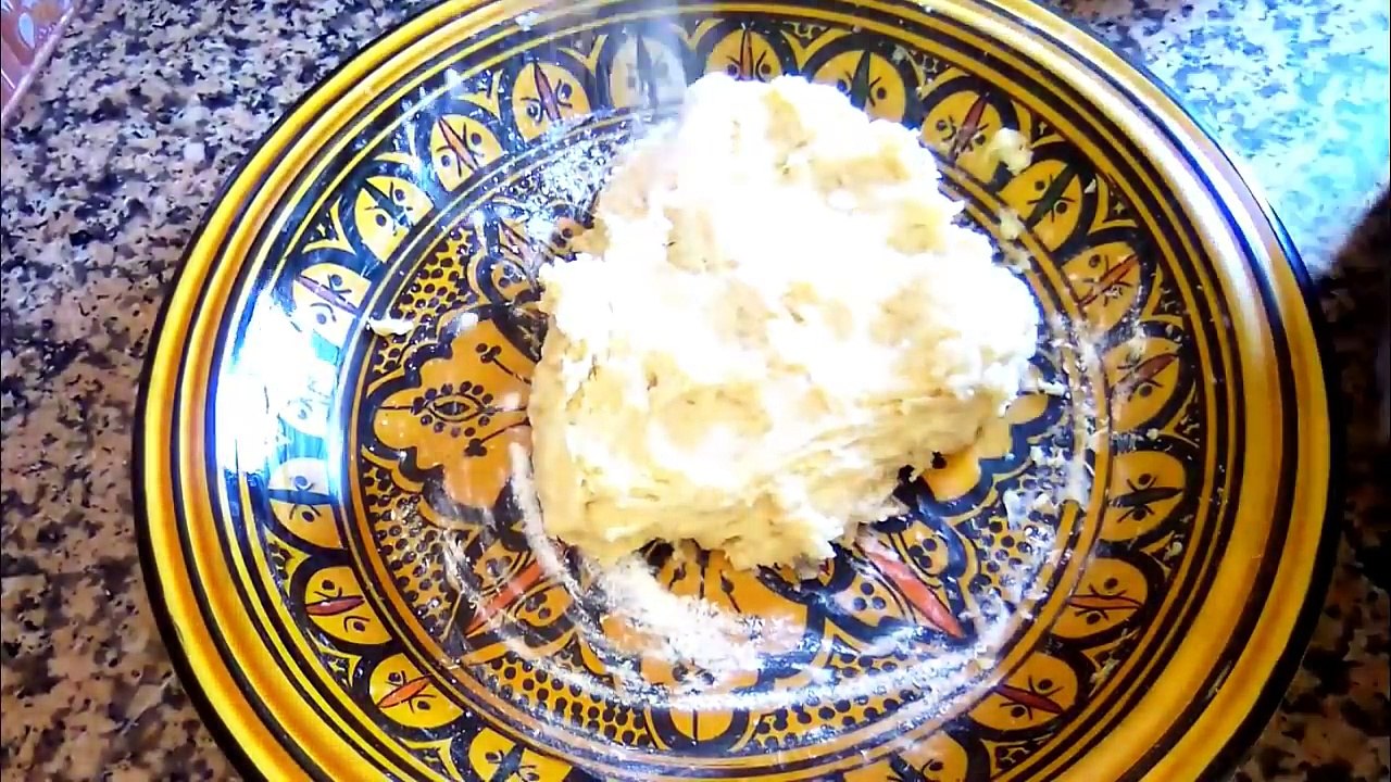 اروع والذ بريوش محشو بالشكلاط لفطور الصباح خفيف وقطني(1)