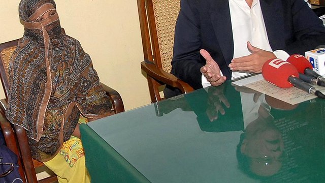 Apesar de absolvida, cristã proíbida de deixar Paquistão