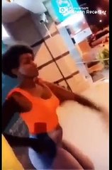 Coumba, la fille du milliardaire Babacar Ngom s'éclate dans la rue avec Waly Seck