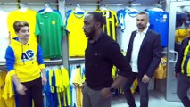 (TEKRAR) - Darius Vassell, MKE Ankaragücü taraftarıyla buluştu - ANKARA