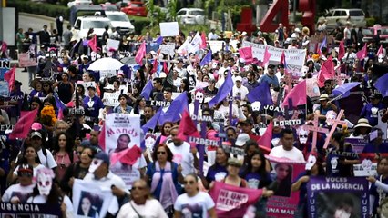 Hundreds in Mexico protest violence against women