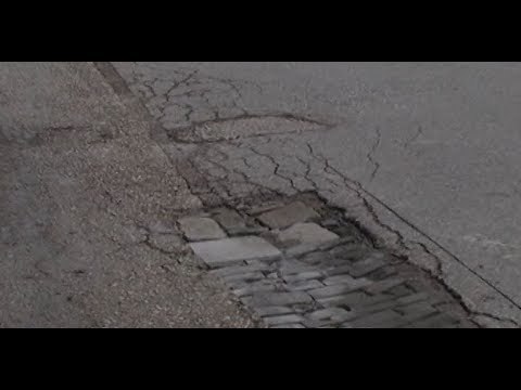 Ora News - Berat, rruga që kalon përmes qytetit plotësisht e amortizuar