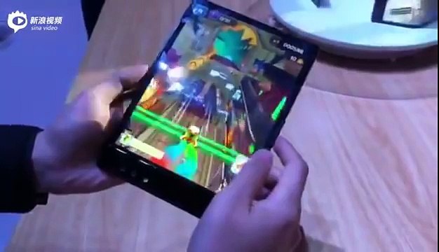 فيديو: تعرفوا على أول هاتف ذكي قابل للطي في العالم