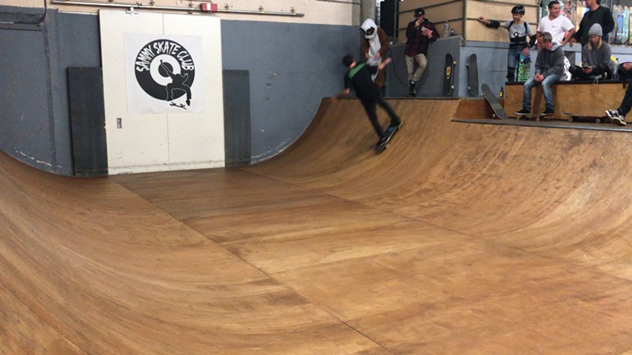 Compétition de rampe au skatepark