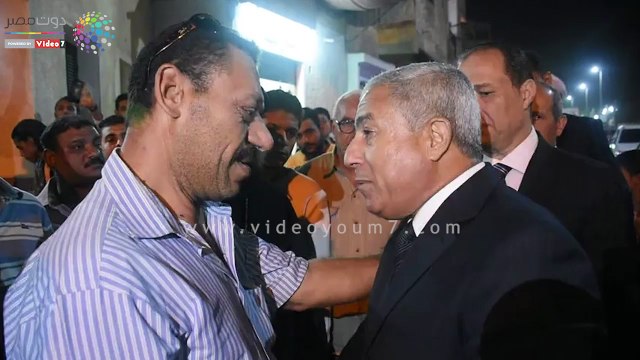 محافظ أسوان لأسرة شاب دفع حياته ثمناً لشهامته: حقه لن يضيع