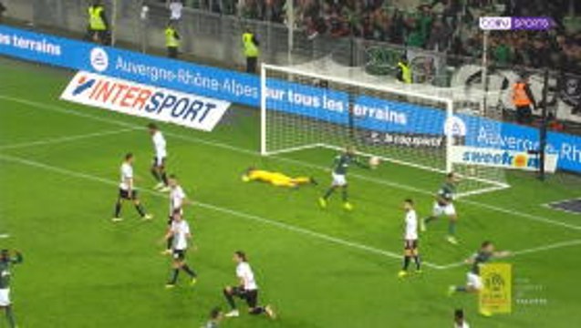 Hamouma's deflected last minute strike gives Saint-Etienne a breathless win