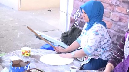 Milletvekili ile Belediye Başkanı Müze Ziyaretçilerine Yufka Pişirdi