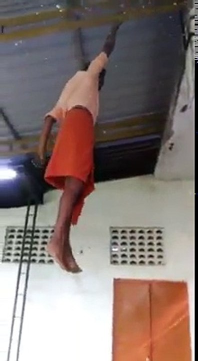 Gösteride düşen adam
