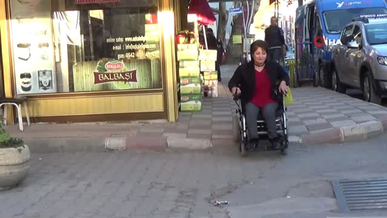 Engelli Muhtar Adayı "Gelemez, Gidemez" Tepkilerine Rağmen Çalışmalarına Devam Ediyor