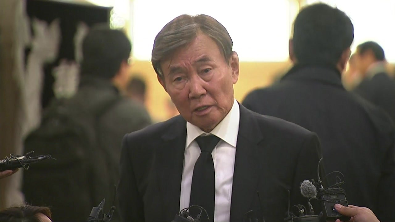 '영화계 큰 별이 지다' 신성일 빈소 조문 행렬 이어져 / YTN