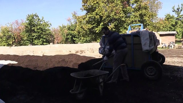 Pazardaki sebze atıklarından gübre üretiyor - MALATYA