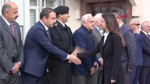 Yalova Yaşlı Kadın, Yalova Valisi Tuğba Yılmaz'ı Ardından Su Dökerek Uğurladı