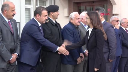 Yalova Yaşlı Kadın, Yalova Valisi Tuğba Yılmaz'ı Ardından Su Dökerek Uğurladı