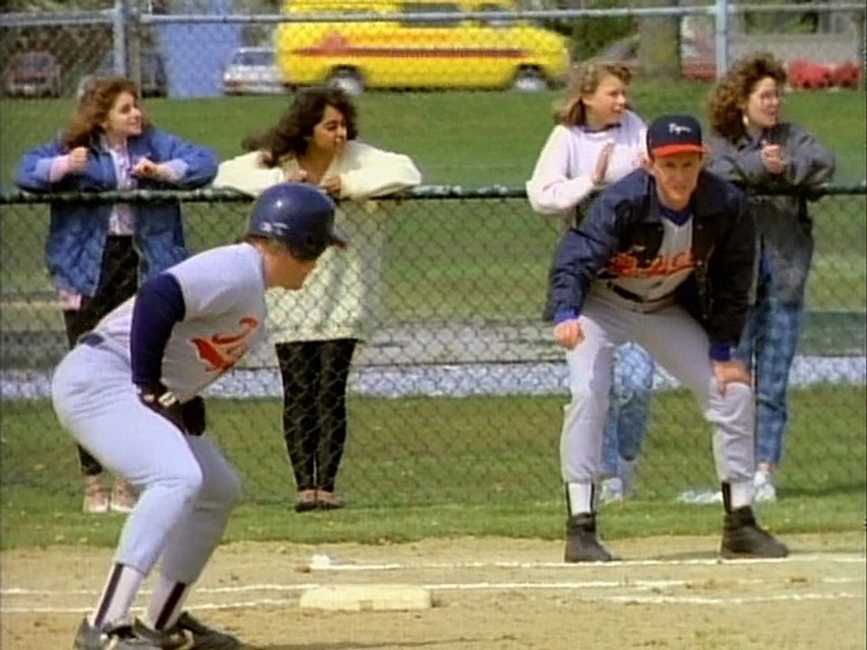 21 Jump Street  S01E11 - Low And Away