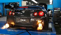 VÍDEO: Nissan GT-R R35 con salidas Armytrix, ¡en modo bestia!