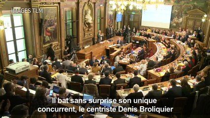 Lyon: Collomb récupère son fauteuil de maire