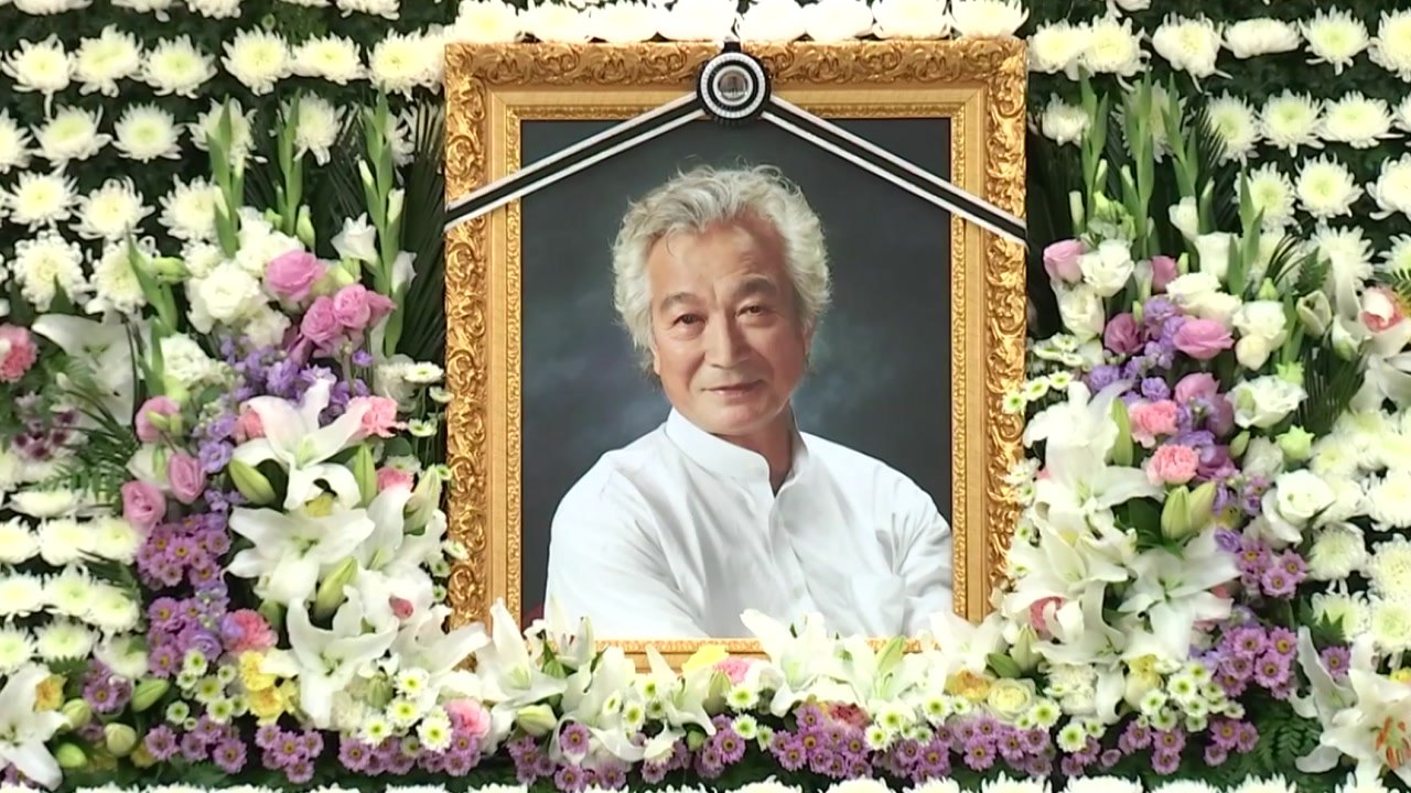 故 신성일 가는 길, 영화인부터 정치인까지 조문 행렬 이어져 / YTN
