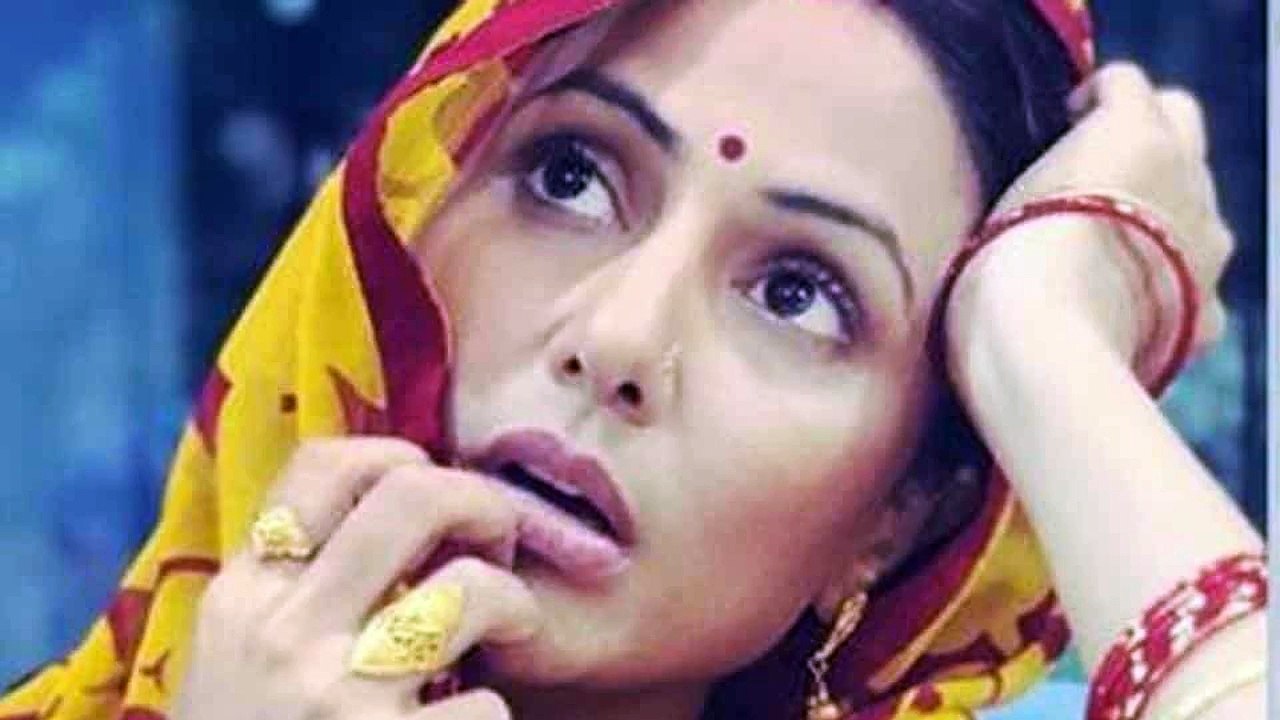 12 Gorgeous Actresses Who Went De-Glam For Their Bollywood Debuts