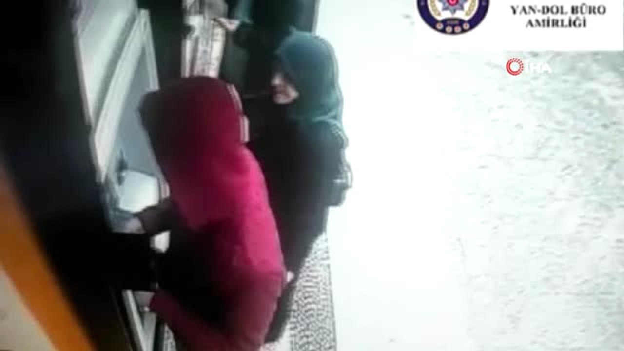 Atm Dolandırıcılarının Hedefi Emekliler