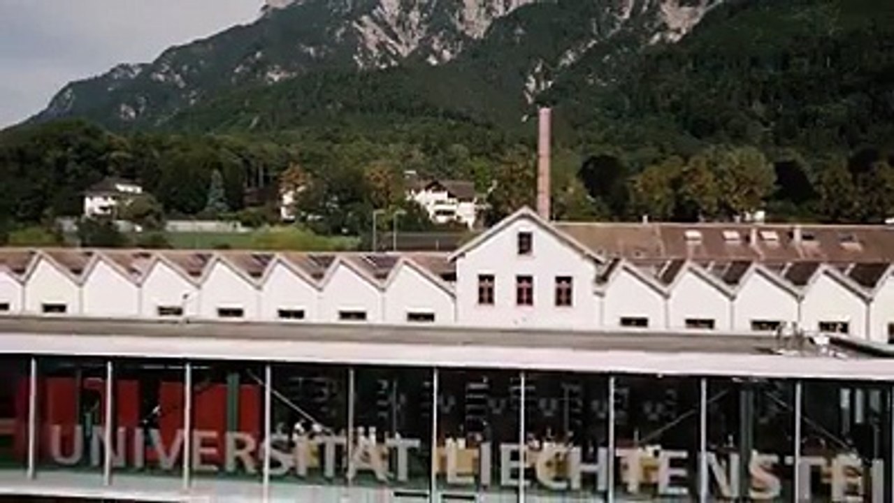 An der Diplomfeier am 28. September 2018 an der Universität Liechtenstein konnten 165 Absolventinnen und Absolventen ihre akademischen Diplome entgegennehmen. Z