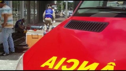 Trabalhador ferido em obra é socorrido pelos bombeiros