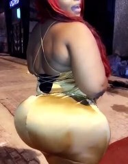 Eudoxie Yao et sa robe de trop qui défraie la chronique