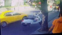 Etiler’de feci kaza...Motosikletli kuryenin aniden dönüş yapan taksiye çarpıp takla attığı anlar kamerada