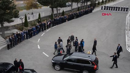 Erzurum'da Vali Memiş'i Karşılama Kuyruğu