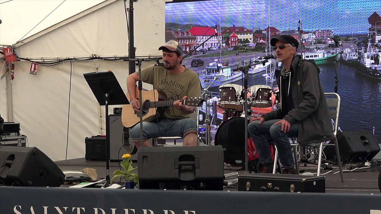 Pierrick QUEDINET au  Café de la route à Saint-Pierre et Miquelon
