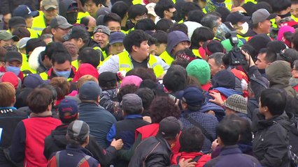 옛 노량진 수산 시장 수협·상인 극한대치...이유는? / YTN