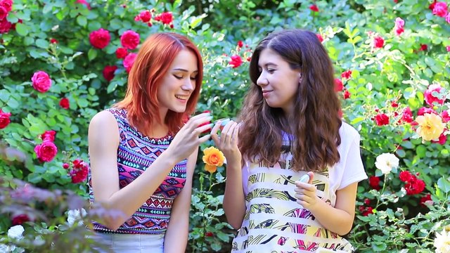 10 RECETTES DIY DE BAUME, EXFOLIANT ET BRILLANT À LÈVRES