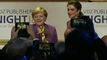 Angela Merkel (64) erhält "Goldene Victoria"