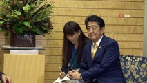 - Bakan Çavuşoğlu, Japonya Başbakanı Abe ile görüştü