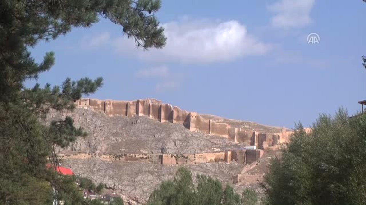 Bayburt Kalesi'nde Tarih Gün Yüzüne Çıkıyor