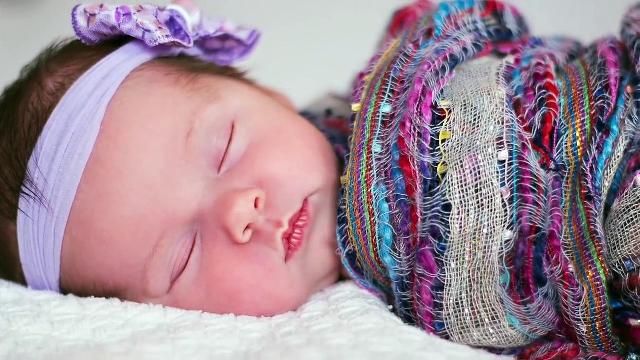 Uyu Rüyalarınla (Uyu Kızım Annen Yanıbaşında) - Sevda Şengüler _ Yepyeni Uyutan Ninni 2016