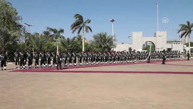 Milli Savunma Bakanı Akar Sudan'da