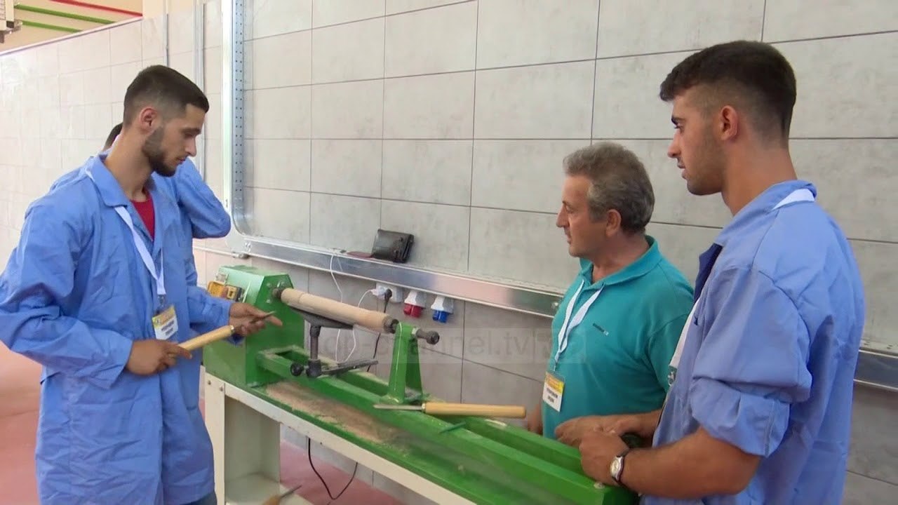 Historia e 20-vjeçarit që kërkon të shkëputet nga droga - Top Channel Albania - News - Lajme
