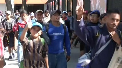 Megérkezett Mexikóvárosba a menekültkonvoj