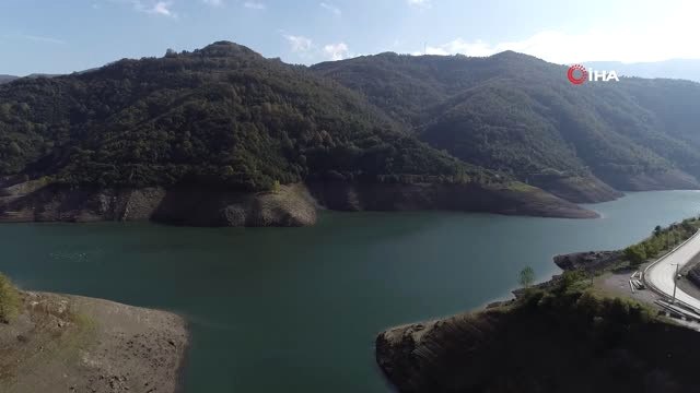 Yuvacık Barajı'nda Su Seviyesi Yüzde 25'e Düştü...suyu Çekilen Baraj Havadan Görüntülendi